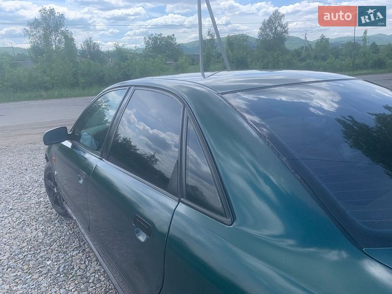Седан Audi A4 1996 в Надвірній