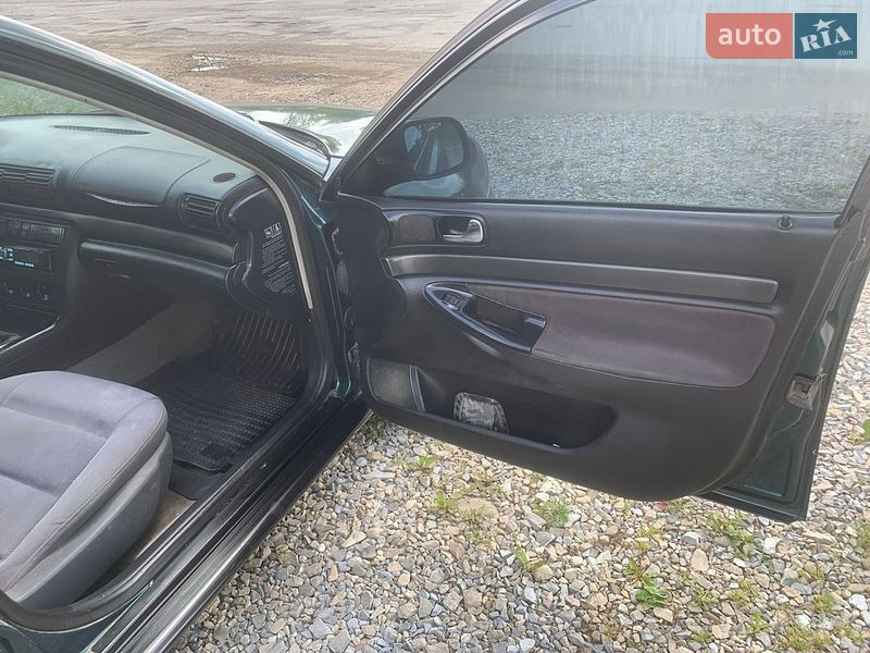 Седан Audi A4 1996 в Надвірній