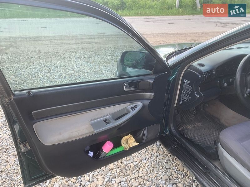 Седан Audi A4 1996 в Надвірній