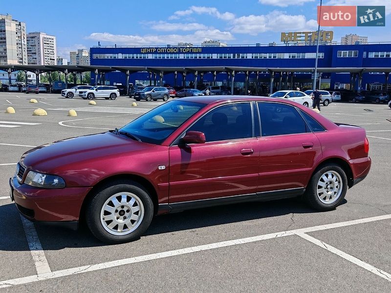 Седан Audi A4 1999 в Києві