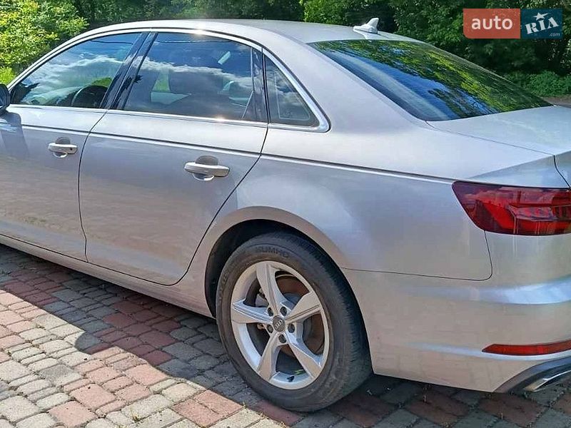 Седан Audi A4 2019 в Киеве