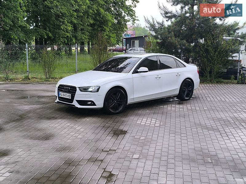 Седан Audi A4 2015 в Богородчанах