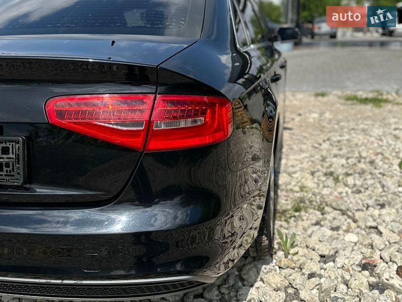 Седан Audi A4 2014 в Львові