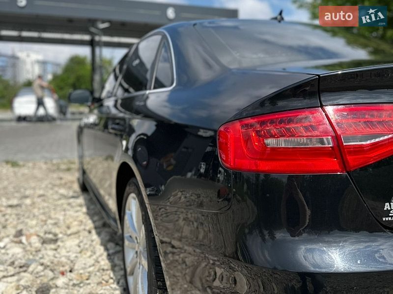Седан Audi A4 2014 в Львові