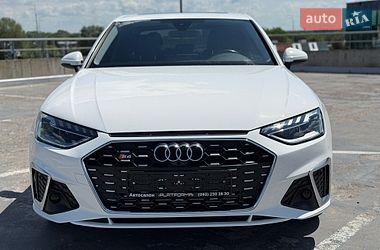 Седан Audi A4 2022 в Киеве