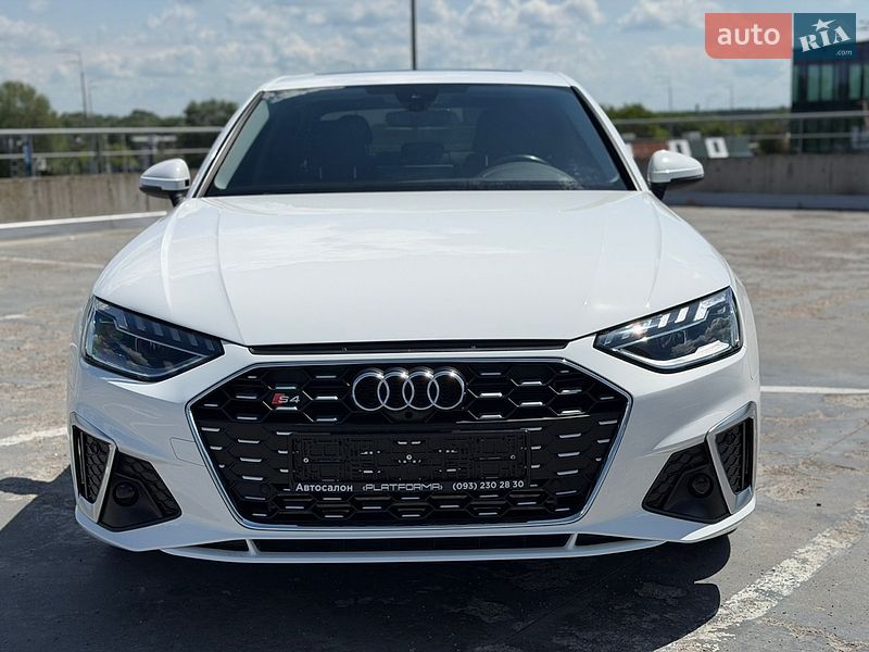 Седан Audi A4 2022 в Киеве