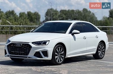 Седан Audi A4 2022 в Киеве