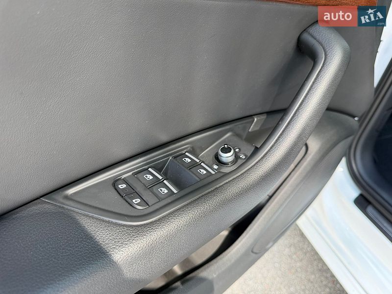 Седан Audi A4 2022 в Киеве