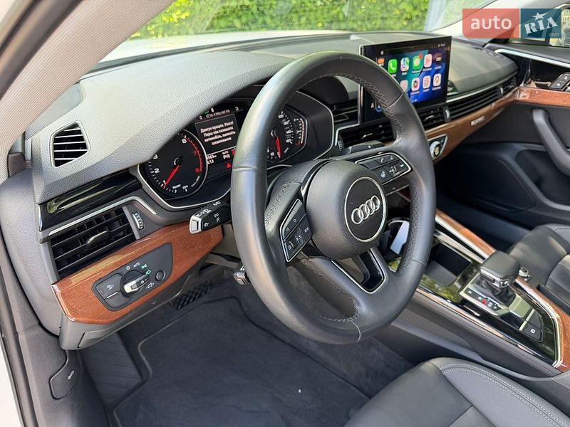 Седан Audi A4 2022 в Киеве
