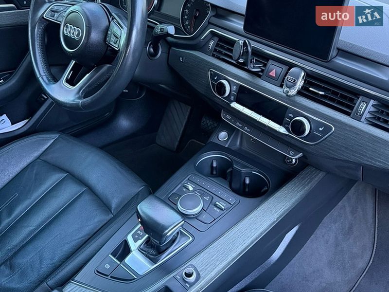 Седан Audi A4 2018 в Одессе