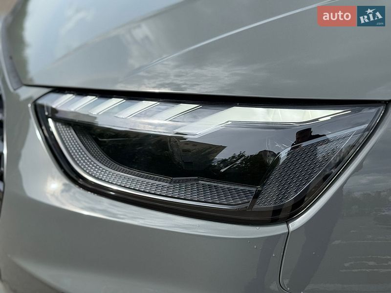 Седан Audi A4 2021 в Киеве