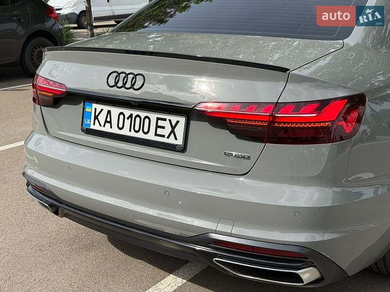 Седан Audi A4 2021 в Киеве