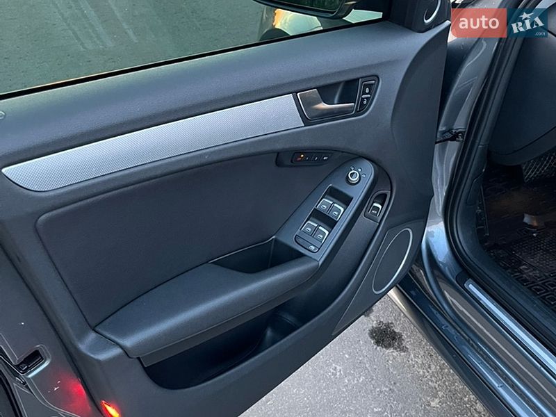 Седан Audi A4 2014 в Чернігові