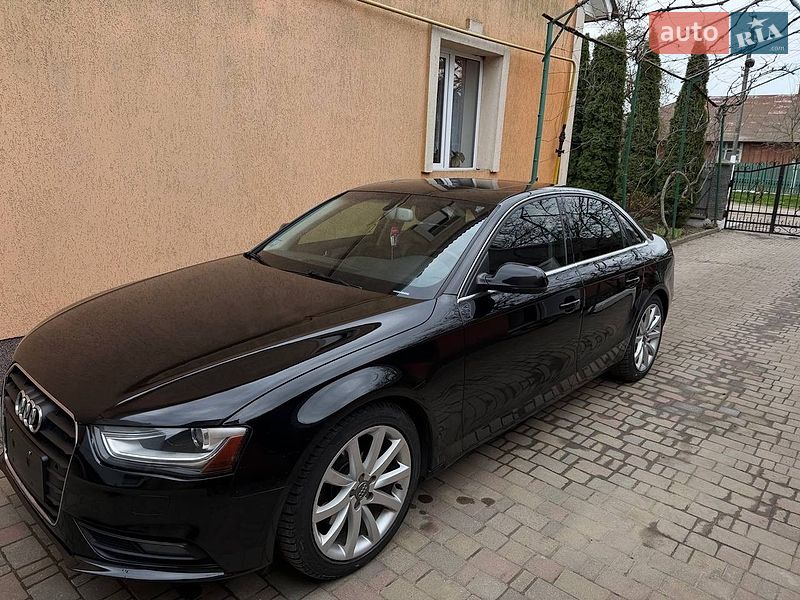 Седан Audi A4 2012 в Львові