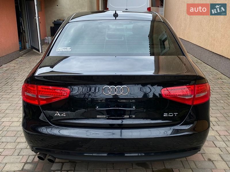 Седан Audi A4 2012 в Львові