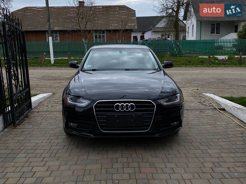 Седан Audi A4 2012 в Львові