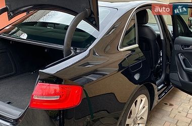 Седан Audi A4 2012 в Львові
