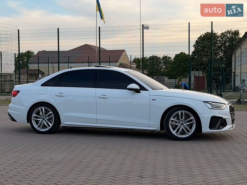 Седан Audi A4 2023 в Бучачі
