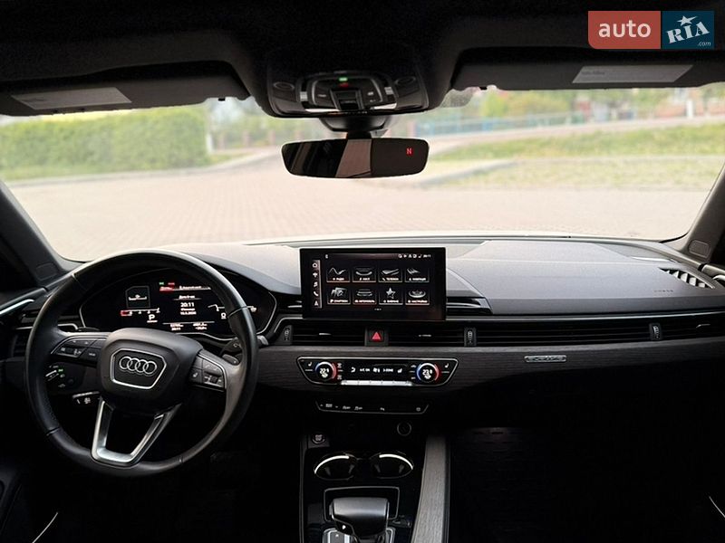 Седан Audi A4 2023 в Бучачі