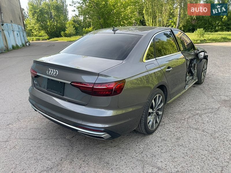 Седан Audi A4 2021 в Ровно