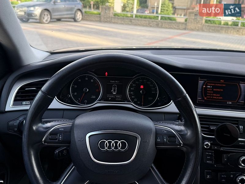 Седан Audi A4 2013 в Киеве