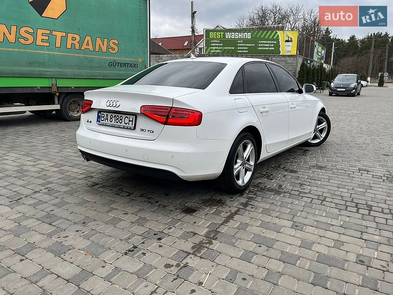 Седан Audi A4 2014 в Кропивницькому