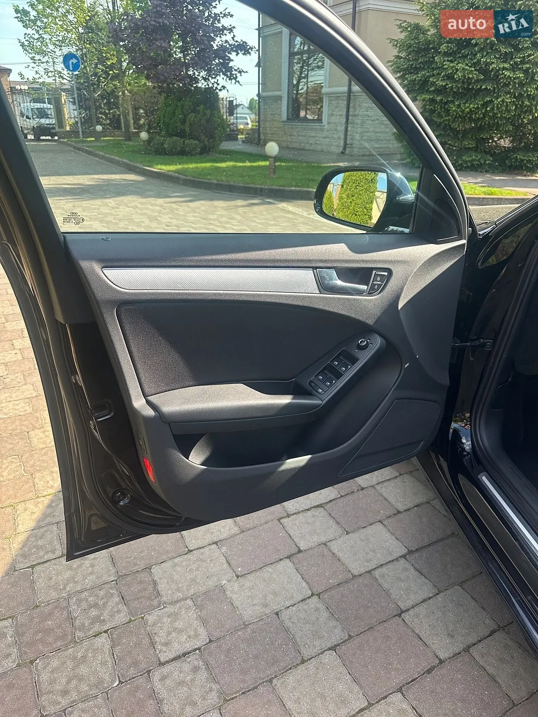 2011 Audi A4 - мініатюра 23