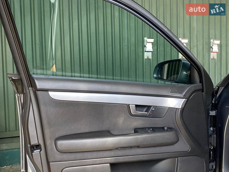 Седан Audi A4 2006 в Володимирі