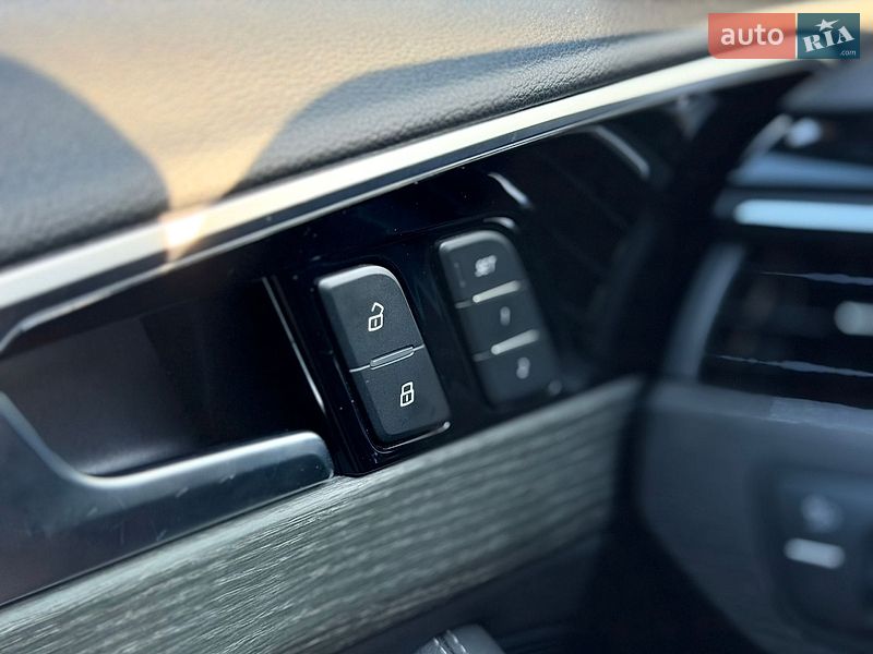 Седан Audi A4 2024 в Одесі