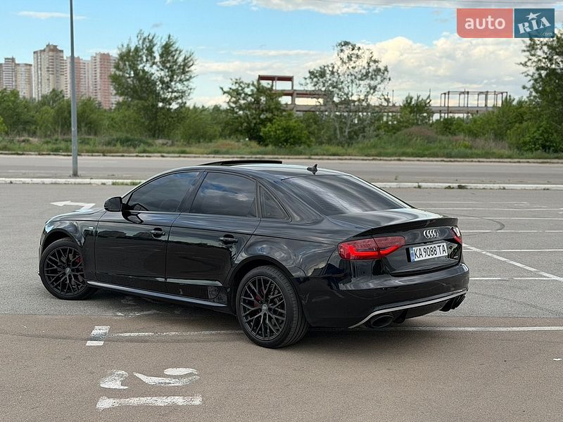 Седан Audi A4 2014 в Києві