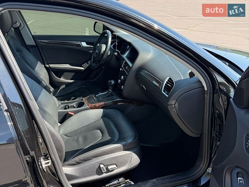 Седан Audi A4 2015 в Дніпрі