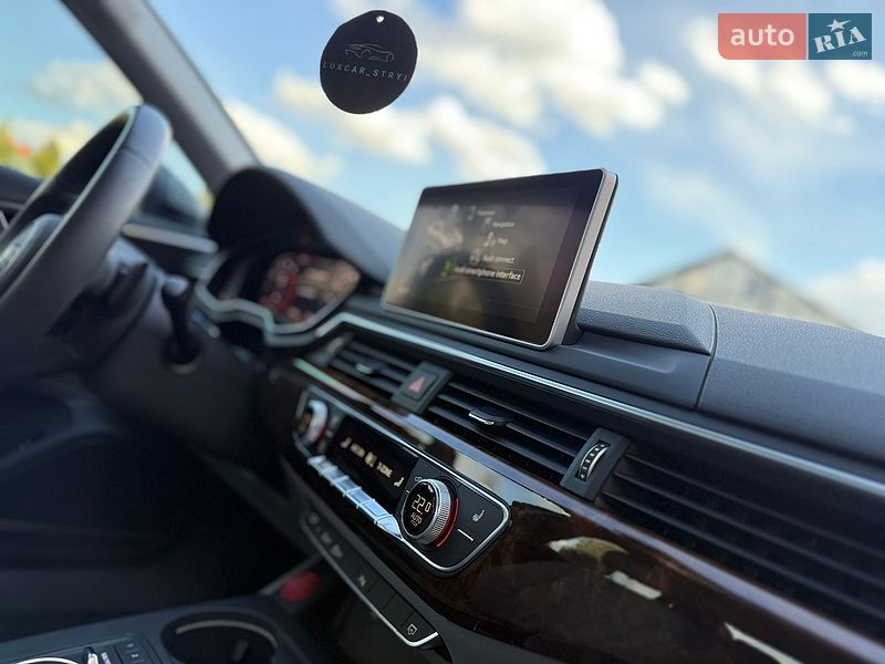 Седан Audi A4 2019 в Киеве