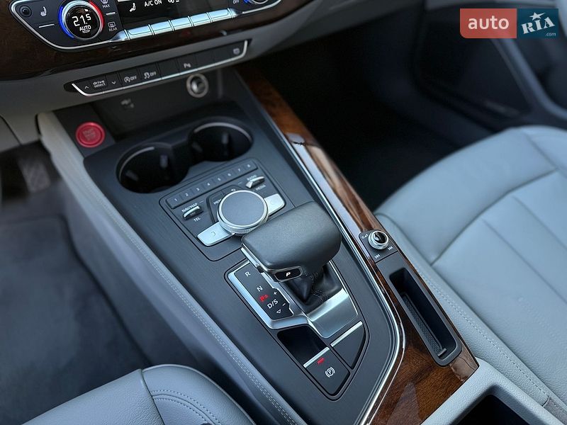 Седан Audi A4 2019 в Киеве