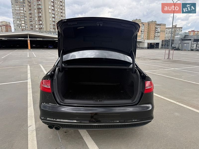 Седан Audi A4 2016 в Киеве