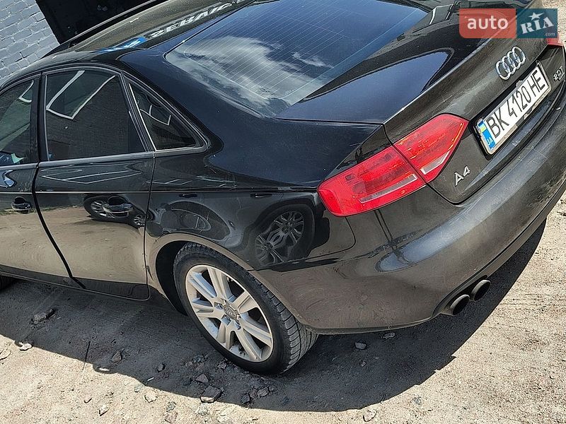 Седан Audi A4 2011 в Рівному