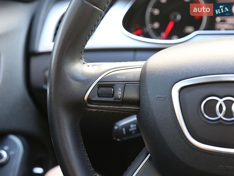Седан Audi A4 2013 в Киеве
