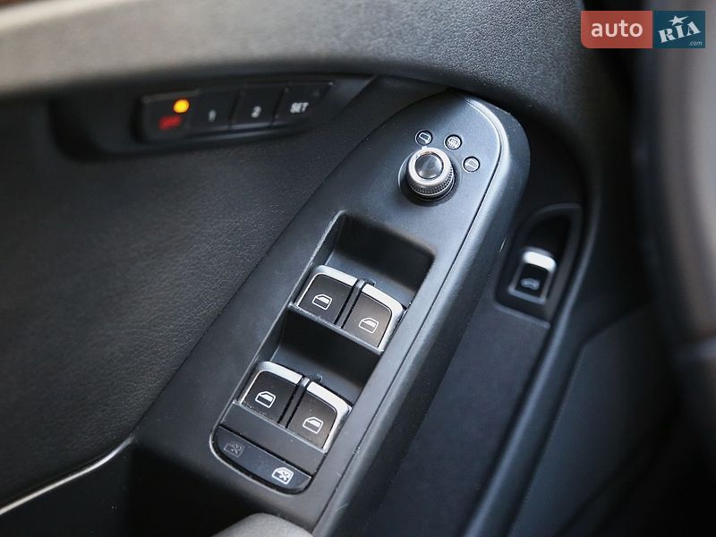 Седан Audi A4 2013 в Киеве