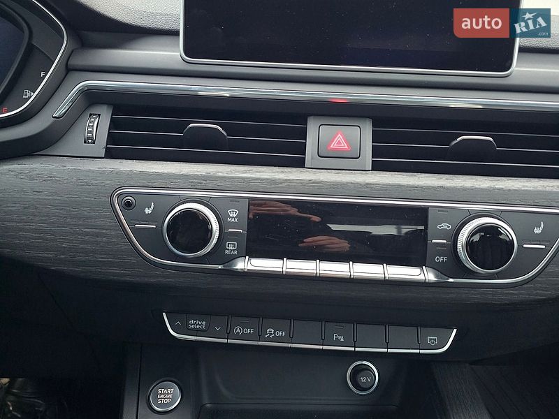 Седан Audi A4 2017 в Луцке