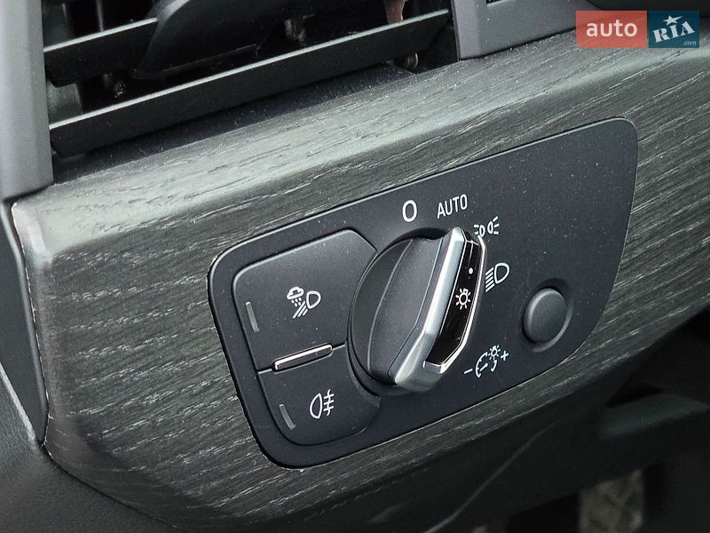Седан Audi A4 2017 в Луцке