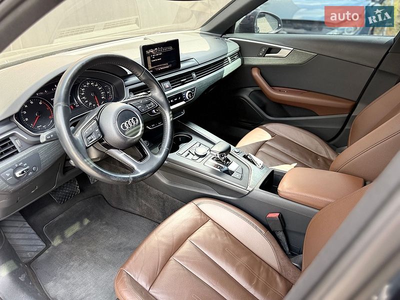 Седан Audi A4 2018 в Львові