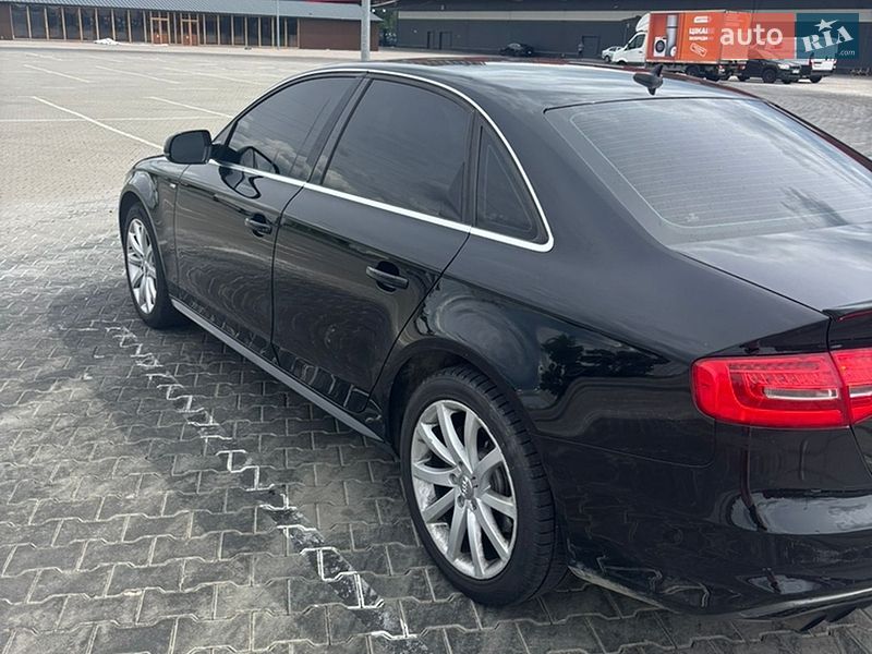 Седан Audi A4 2013 в Києві