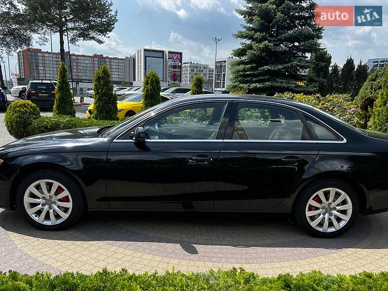 Седан Audi A4 2013 в Львове