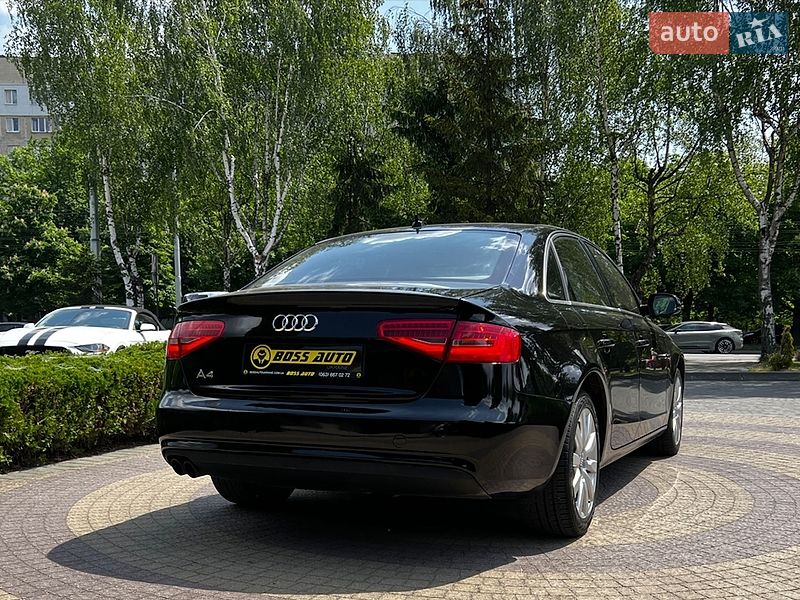 Седан Audi A4 2013 в Львові