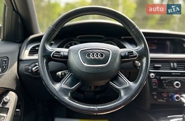Седан Audi A4 2013 в Львові