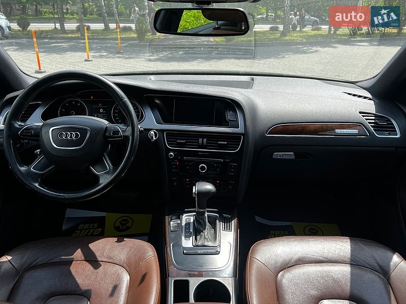 Седан Audi A4 2013 в Львові