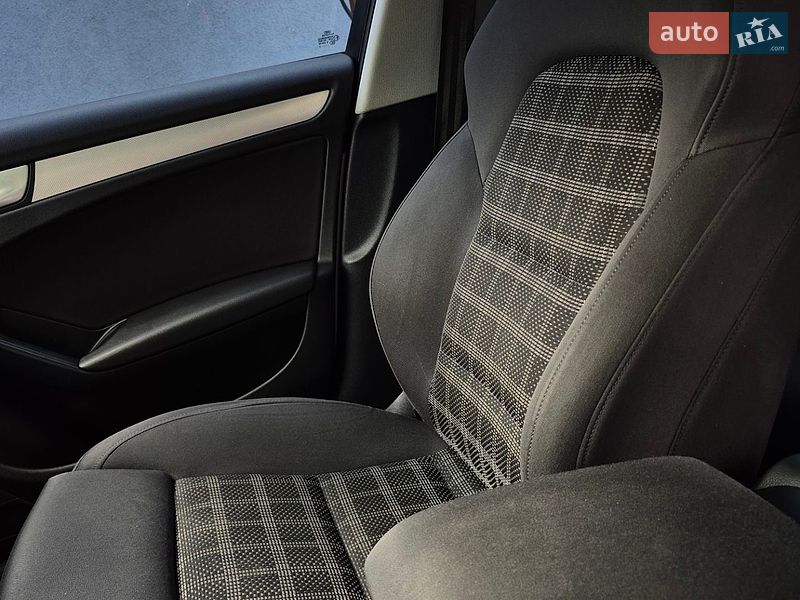 Седан Audi A4 2013 в Рахові