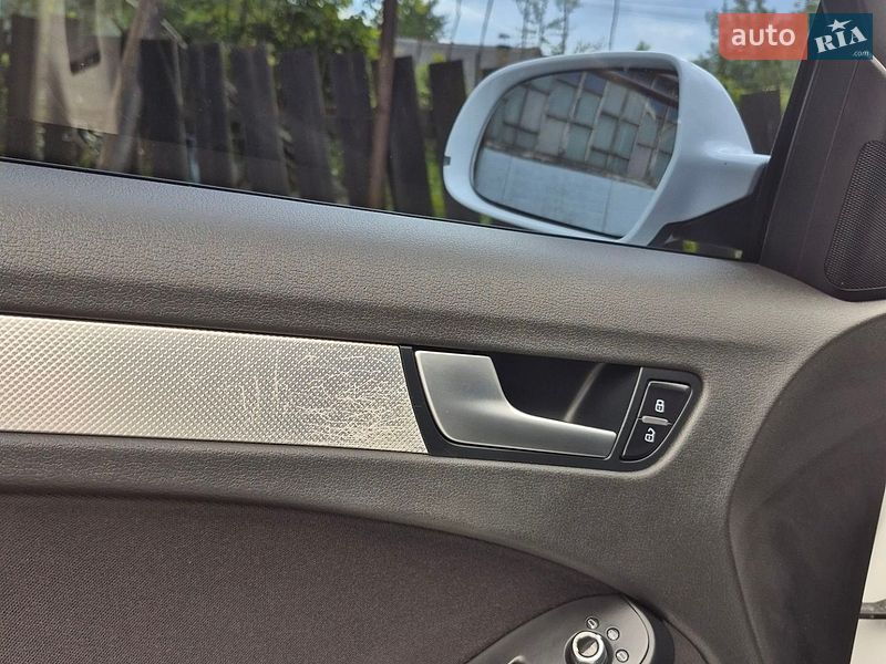Седан Audi A4 2013 в Рахові