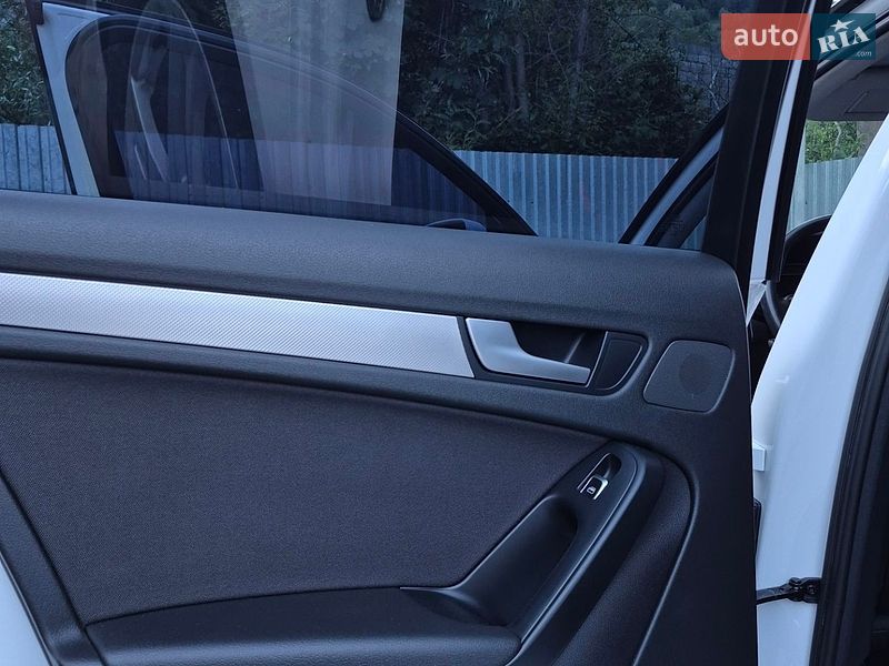 Седан Audi A4 2013 в Рахові