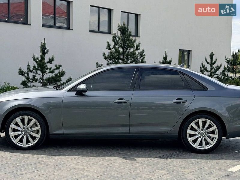 Седан Audi A4 2016 в Луцьку