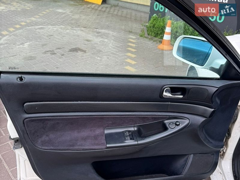 Седан Audi A4 1996 в Немішаєве